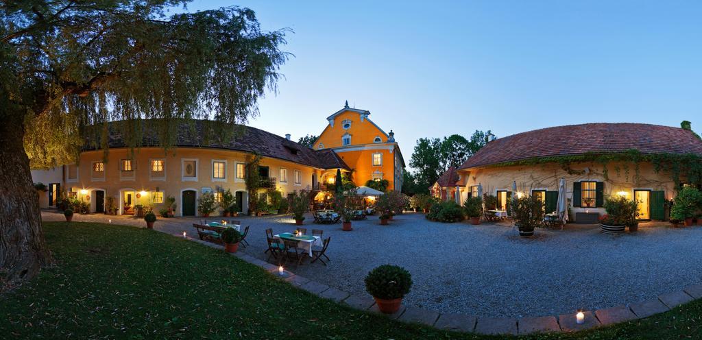 Schloss Gamlitz Buitenkant foto